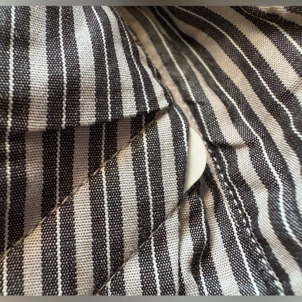 Michael Kors Men’s Striped Long Sleeve Button Shirt Size Large Extra Button EUC - Picture 9 of 11